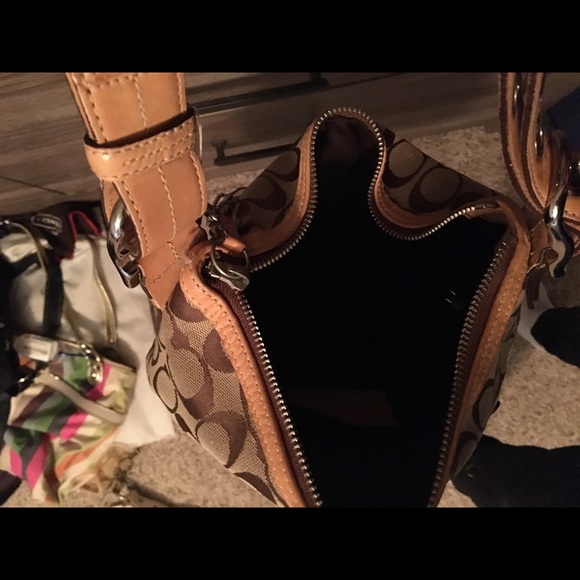 Coach handbag - like New - Picture 2 of 3